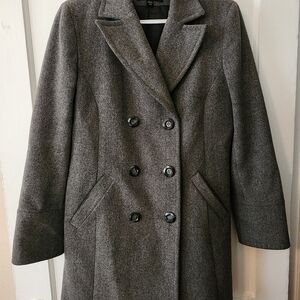 Elegant Gray Double-Breasted Women's Coat